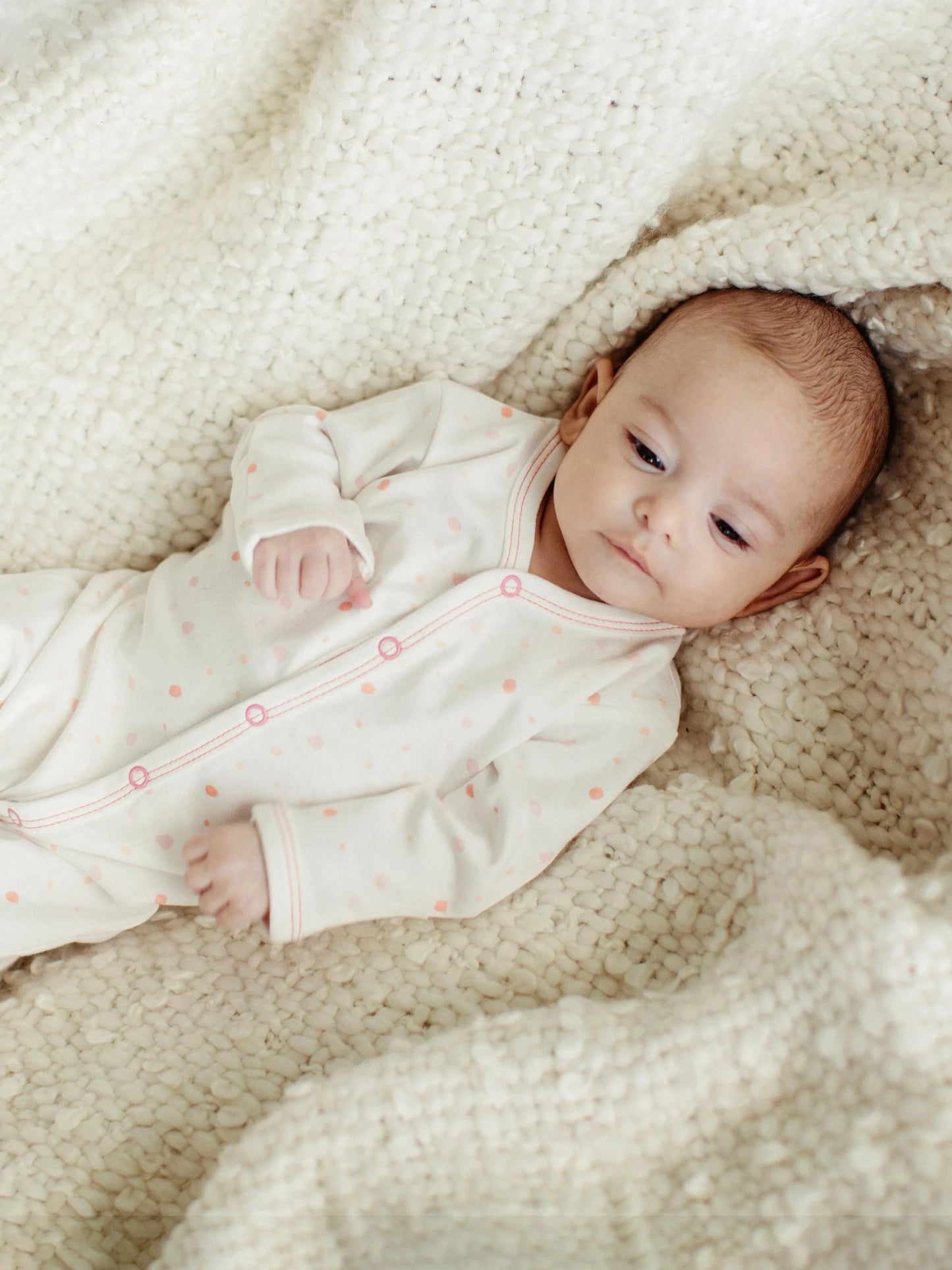 Organic Cotton Baby Footie - Pink Dots
✦ 100% Organic Cotton ✦ Machine washable ✦ Imported ✦ Fast Shipping & Free Returns
$23.00 USD