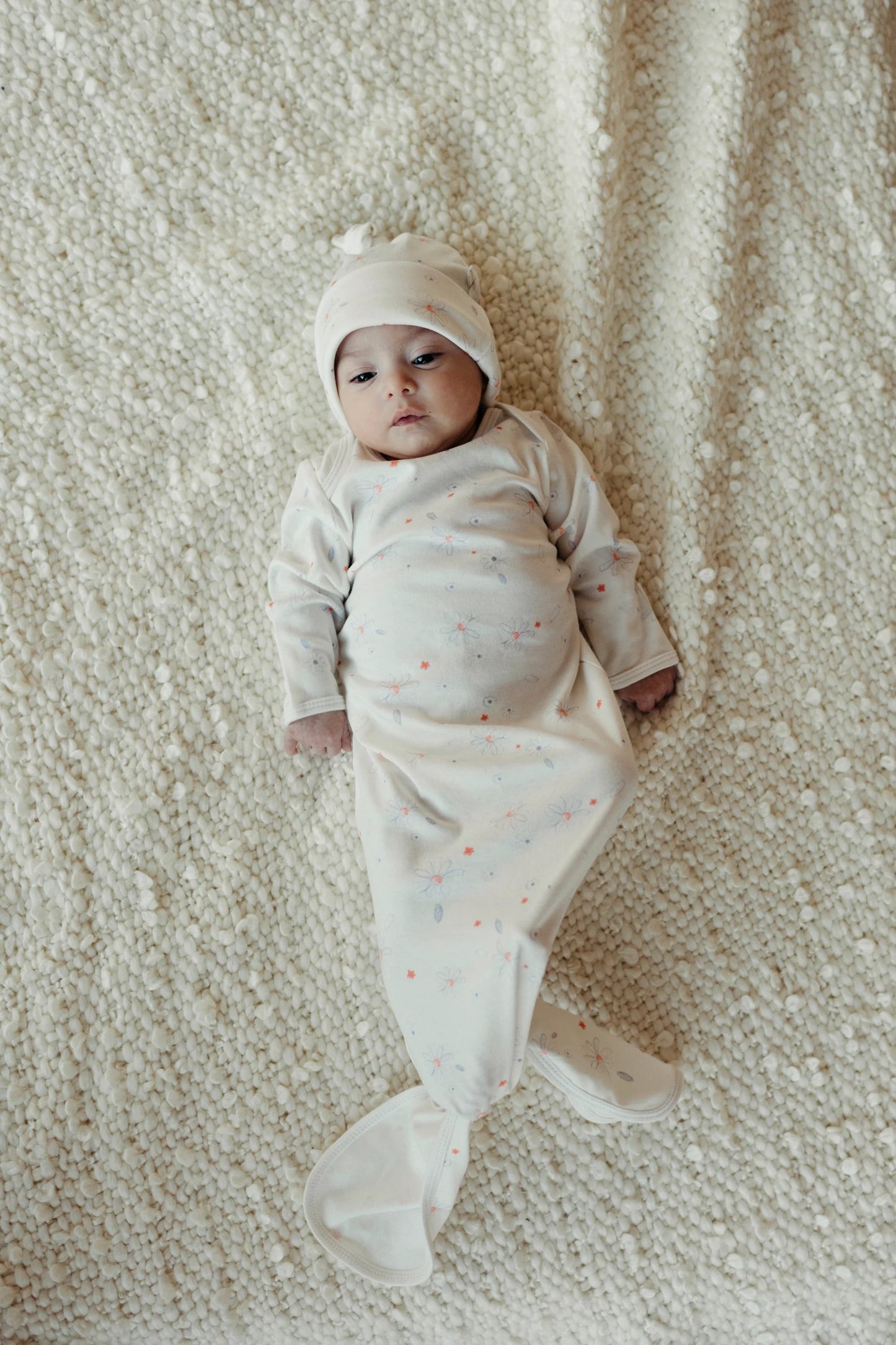 Organic Cotton Newborn Gown - Shadow Floral
✦ 100% Organic Cotton ✦ Machine washable ✦ Imported ✦ Fast Shipping & Free Returns
$23.00 USD