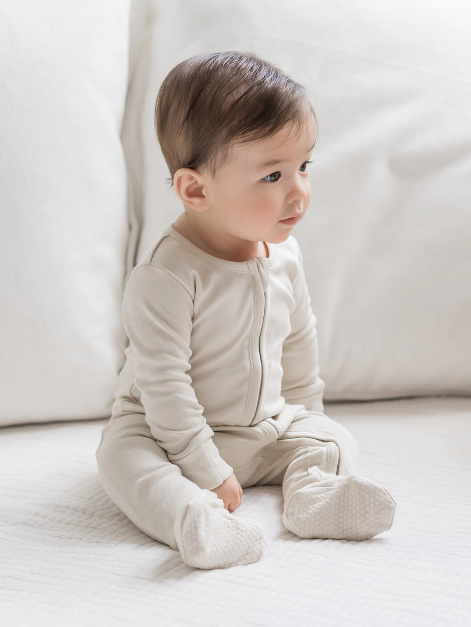 Organic Cotton Footie Pajamas - Natural

✦ 100% Organic Cotton ✦ Machine washable ✦ Imported ✦ Fast Shipping & Free Returns

$37.00 USD